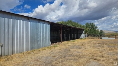 305 E 155 S in Richfield, UT - Foto de edificio - Building Photo