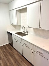 220 Ashley Dr in Edmond, OK - Building Photo - Building Photo