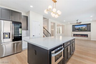 2554 New Morning Ave in Henderson, NV - Building Photo