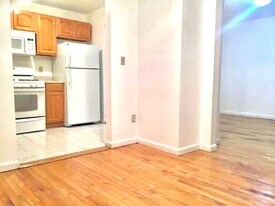 4334 Baychester Ave in Bronx, NY - Building Photo