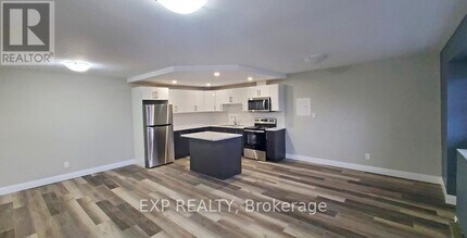 375 Scott St in St Catharines, ON - Building Photo - Building Photo