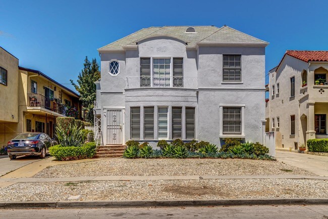 1147 S Sherbourne Dr in Los Angeles, CA - Building Photo - Building Photo