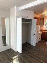 187 W Clarkstown Rd in New City, NY - Building Photo - Building Photo