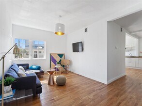 727 14th Pl in Miami Beach, FL - Building Photo - Building Photo