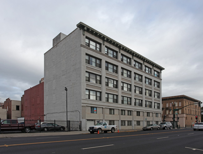 Almond View Apartments in Stockton, CA - Building Photo - Building Photo