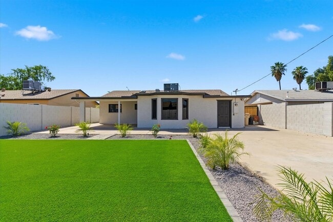 6622 W Peck Dr in Glendale, AZ - Foto de edificio - Building Photo