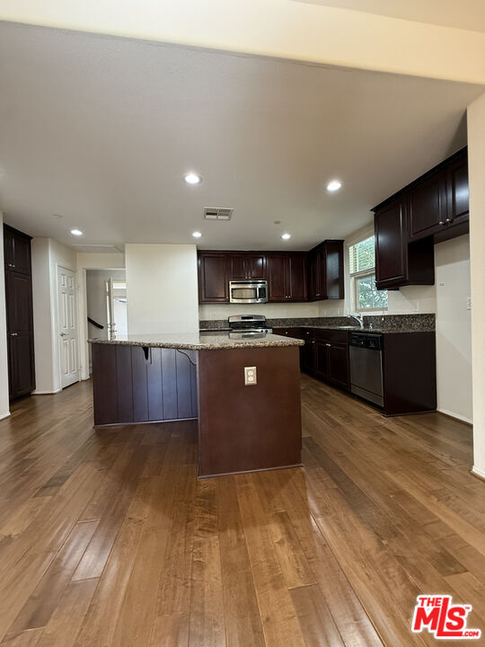 20422 Paseo Altisse in Los Angeles, CA - Building Photo - Building Photo