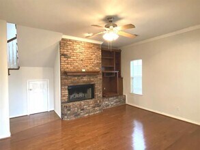 438 Lake Highlands Dr in Lake Dallas, TX - Building Photo - Building Photo