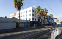 Washington 722 TOD in Los Angeles, CA - Foto de edificio - Building Photo