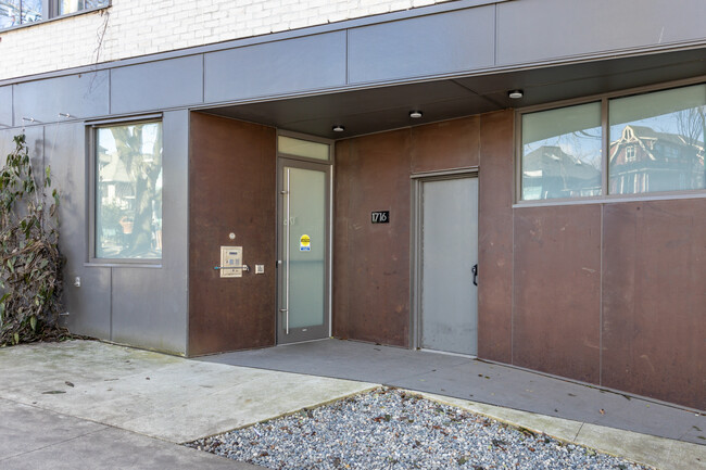 the Main House in Vancouver, BC - Building Photo - Building Photo