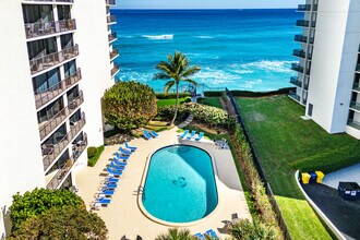 5420 N Ocean Dr in Riviera Beach, FL - Foto de edificio - Building Photo