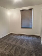 1435 Norene St in Anchorage, AK - Building Photo - Building Photo