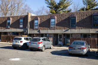 Meadowbrook Condominiums in Philadelphia, PA - Building Photo - Building Photo