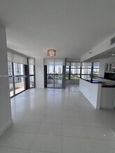 19101 NE 36th Ct, Unit 1105 in Aventura, FL - Foto de edificio - Building Photo