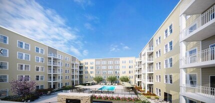 79 Pond St, Unit 505 in Waltham, MA - Building Photo - Building Photo