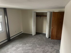 2 Hobson St in Methuen, MA - Foto de edificio - Building Photo