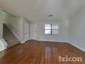 2740 Chickory Hill in Snellville, GA - Foto de edificio - Building Photo