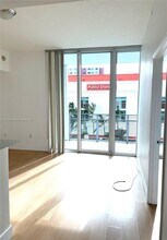 350 NE 24th St in Miami, FL - Foto de edificio - Building Photo
