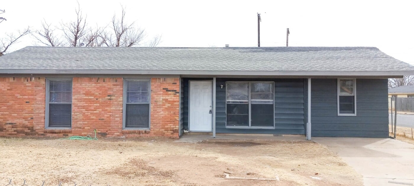 1802 E 2nd St in Lubbock, TX - Building Photo