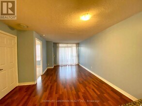 310 Burnhamthorpe Rd W in Mississauga, ON - Building Photo - Building Photo