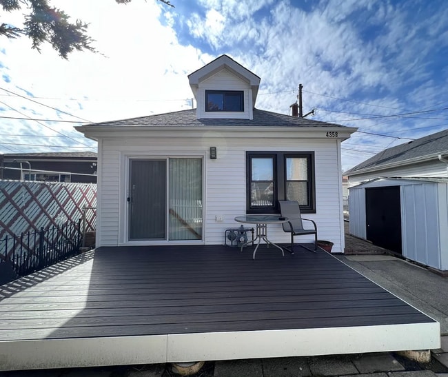 property at 4358 N Oak Park Ave