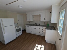 37 St Paul St in Montpelier, VT - Building Photo