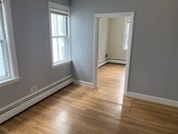 109 Beacon St, Unit 1 in Somerville, MA - Foto de edificio - Building Photo