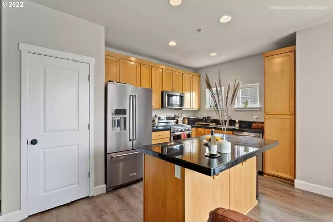 1000 SW 170th Ave in Beaverton, OR - Building Photo - Building Photo