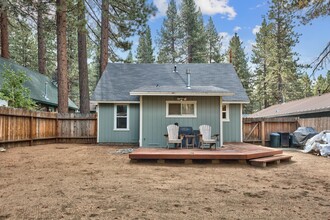 945 Alameda Ave in South Lake Tahoe, CA - Building Photo - Building Photo