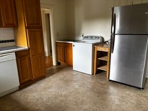 46 Channing St, Unit 1 in Worcester, MA - Foto de edificio - Building Photo