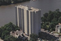 Skyrise Apartments in Rockford, IL - Foto de edificio - Building Photo