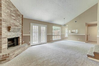 10020 Lasaber Ct in Houston, TX - Building Photo - Building Photo