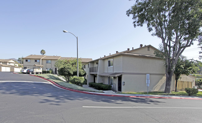 Lake Glen Park in La Mesa, CA - Building Photo - Building Photo