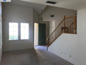 2173 Leafcrest Common in Livermore, CA - Building Photo - Building Photo