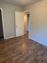 913 W Shenandoah Dr in Peoria, IL - Foto de edificio - Building Photo