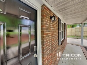 6631 Flat Rock Dr in Charlotte, NC - Building Photo - Building Photo