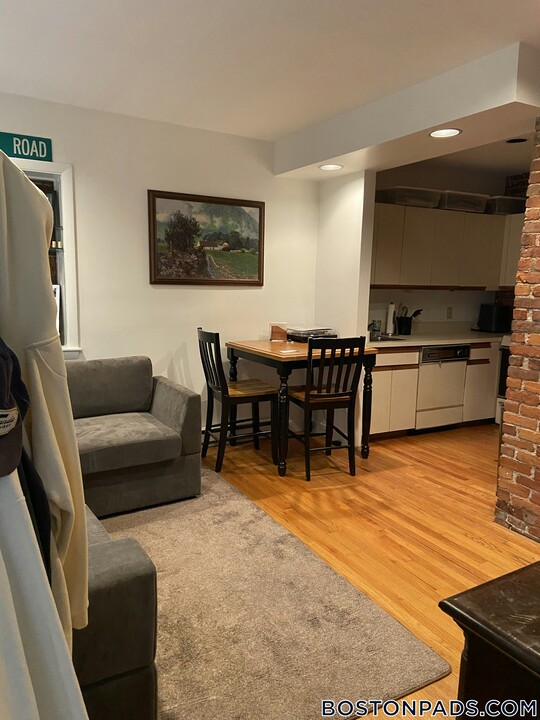 38A Charter St in Boston, MA - Building Photo