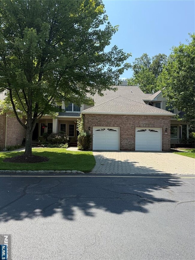 property at 118 Carriage Ct