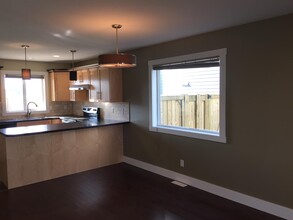 9213-9102 102 Ave in Fort St John, BC - Building Photo - Building Photo