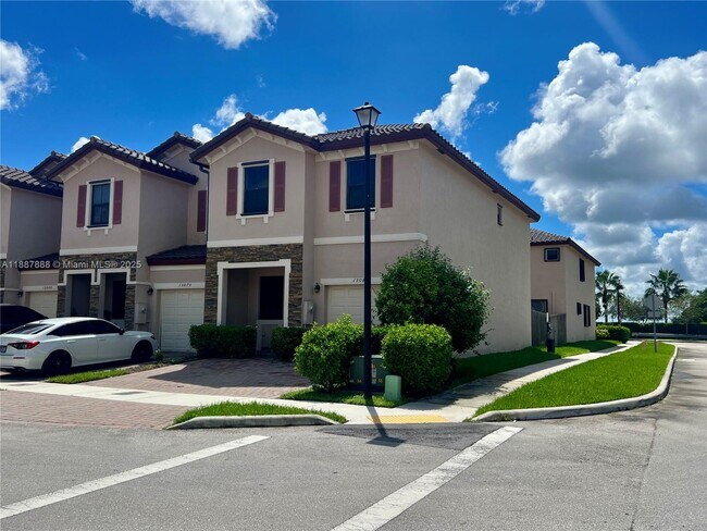 15080 SW 119th Ln in Miami, FL - Building Photo - Building Photo