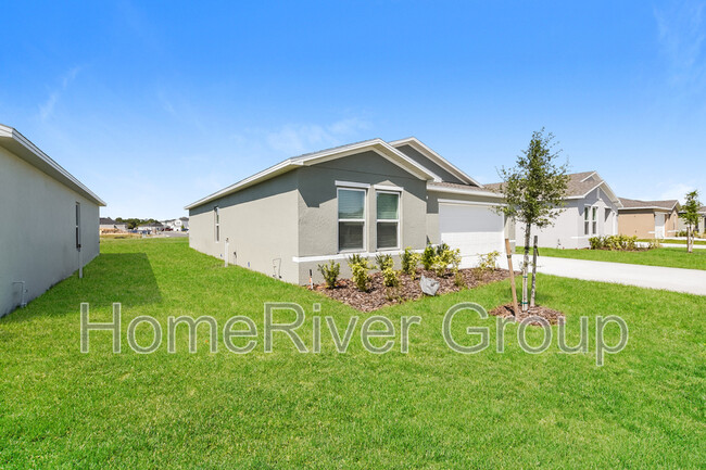 2269 Oklahoma Dr in Sumterville, FL - Foto de edificio - Building Photo