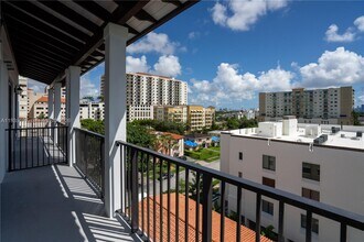 1091 Galiano St in Coral Gables, FL - Building Photo - Building Photo