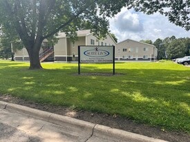 1301 24th St NW in Willmar, MN - Building Photo