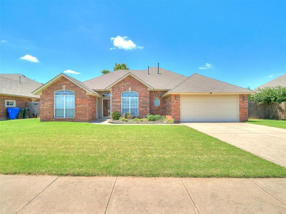 4104 Castlerock Rd in Norman, OK - Building Photo