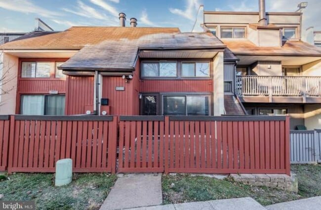 property at 3855 El Camino Pl