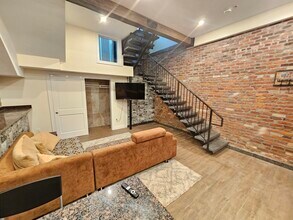 1028 Commonwealth Ave, Unit 1 in Boston, MA - Building Photo - Building Photo