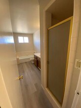 200 Douglas St in Bakersfield, CA - Building Photo - Building Photo