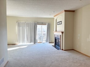 2408 121st Cir NE in Blaine, MN - Building Photo - Building Photo