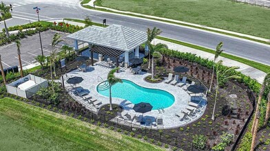 8737 Daybreak St, Unit "Kenwood*1BR&11/2BA in Sarasota, FL - Building Photo - Building Photo