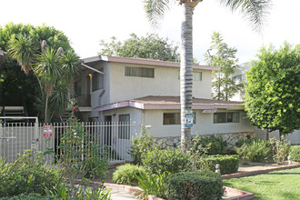 7253-7255 Jordan Ave in Canoga Park, CA - Building Photo - Building Photo